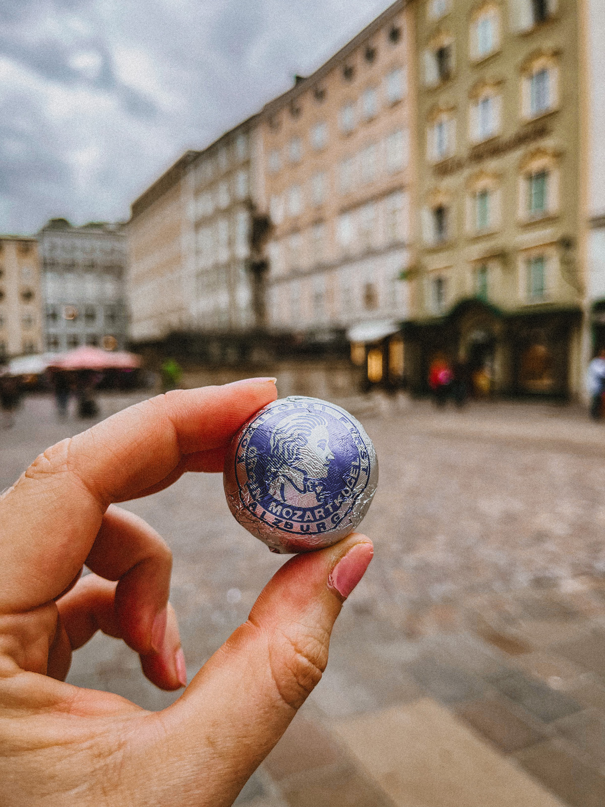 Ein Wochenende in Salzburg: Probiere eine Mozartkugel von Konditorei Fürst