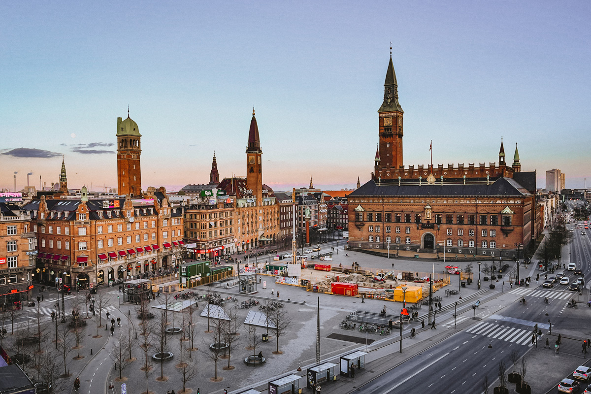 Tipps für ein Wochenende in Kopenhagen: CitizenM Hotel Ausblick auf den Rathausplatz