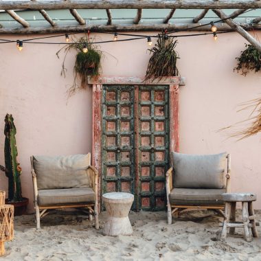 Kurzurlaub in Zandvoort: Eingangsbereich Strandrestaurant